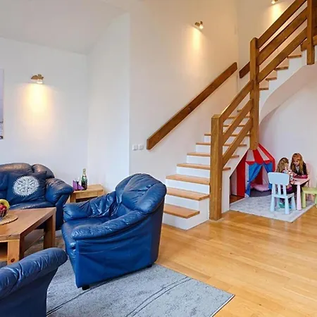 Spacious With Easy Connectivity Appartement *